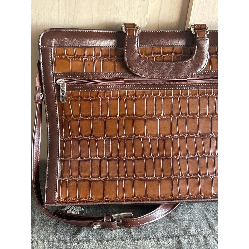 Vtg MARC CHANTEL EMBOSSED Crocodile Brown Leather Briefcase RARE Zip‎ Closure